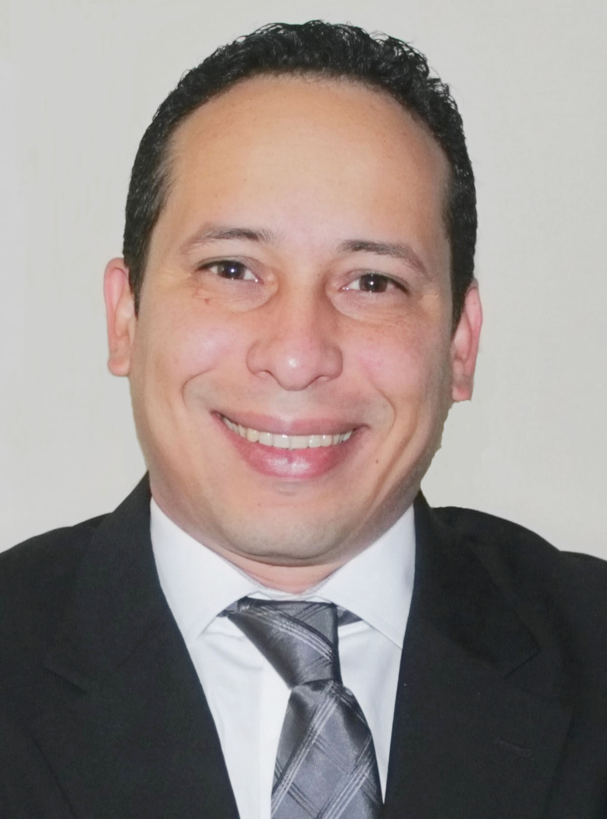 Dr. Andrés Almendral, neurocirujano